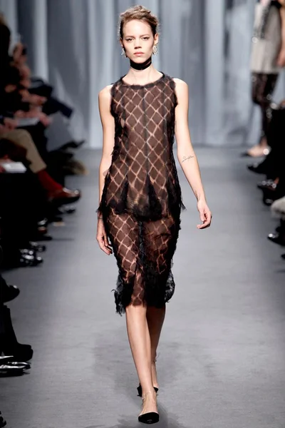 Look 30